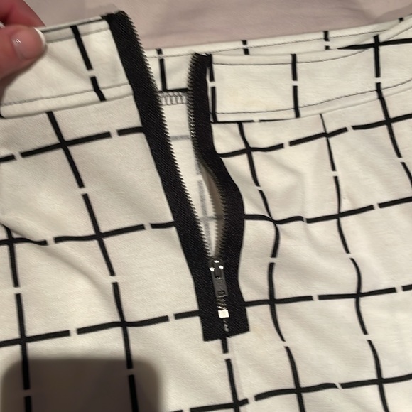 Medium mini skirt - Picture 4 of 5